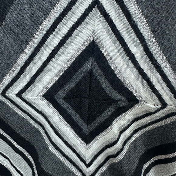 White House Black Market geometric sweater with silver sparkle size large - Picture 7 of 9